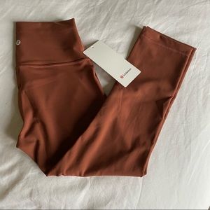 NWT LuluLemon Wunder Train HR Crop 21”